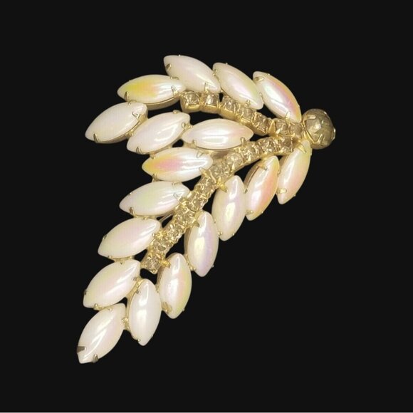 Unbranded Jewelry - Milk Glass Aurora Borealis Brooch Shimmer Finish Graduated Rhinestones Gold Tone
